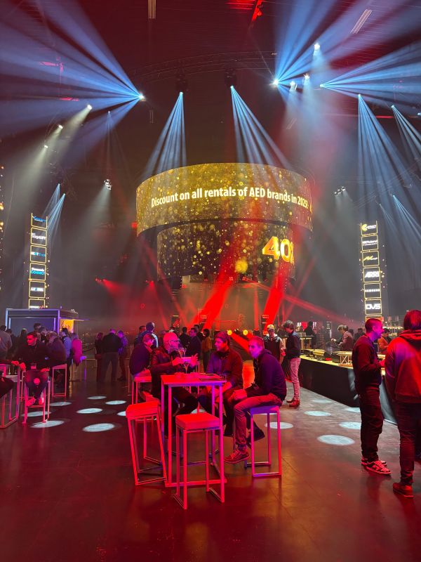 Bruxelles  _ 40 ans du géant AED